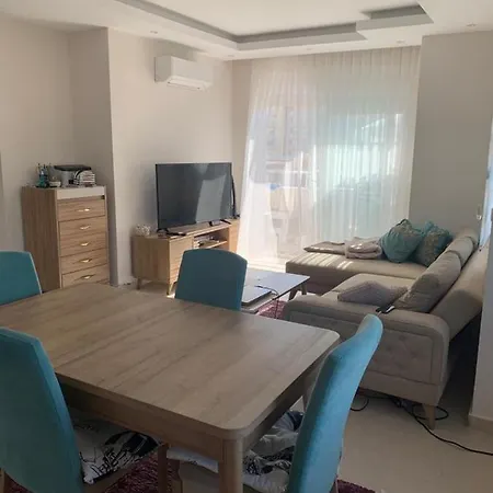 Modern And Bright 5min From The Sea