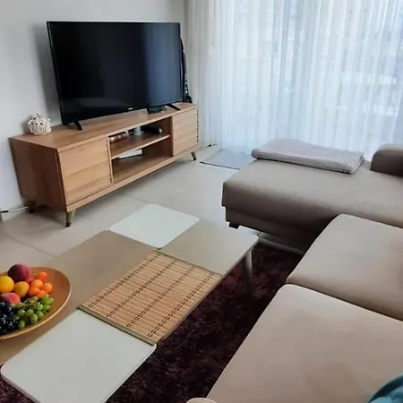 Apartman Modern And Bright 5min From The Sea